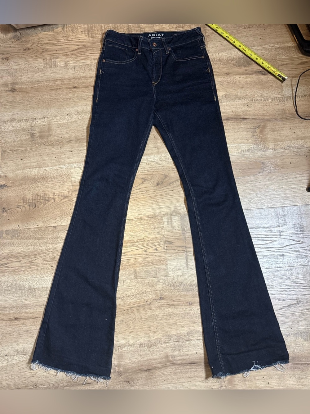 Ariat High Rise Flare Jeans Women’s 26 Long Premium Italian Denim Raw Hem